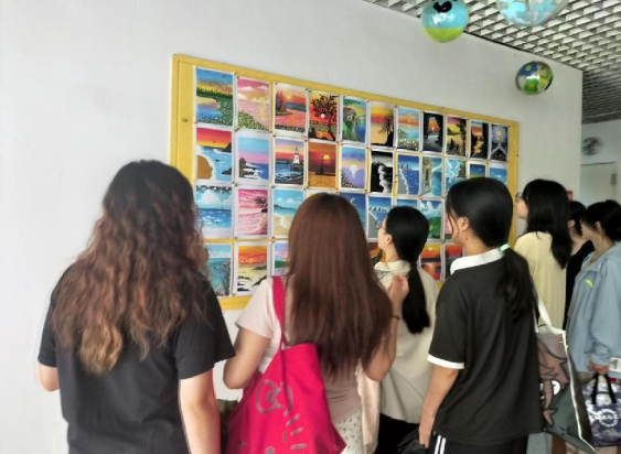 聚焦职业教育活动周∣教育学院举办“艺起向未来・职教新视界”主题优秀美术作品展